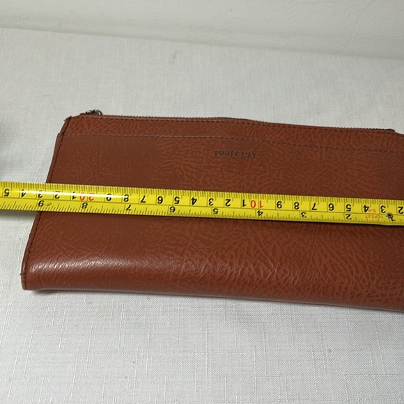 MATT & NAT Brown Wallet. Timeless Design. LARGE - Picture 7 of 11